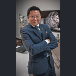 Milton Seigi Hayashi ressalta a importância da reconstrução mamária como etapa essencial de recuperação emocional e física.