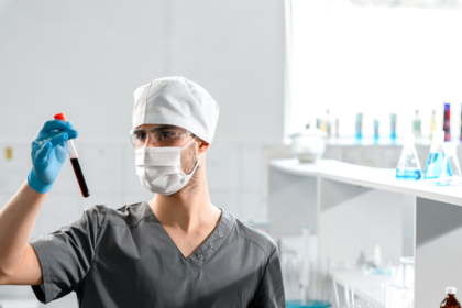 Dr. Haeckel Cabral explica a importância dos exames pré-operatórios.