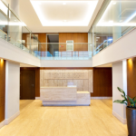 Rodrigo Gonçalves Pimentel explica como os contratos em vigor são tratados durante a recuperação judicial e quais regras permanecem válidas.