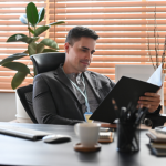 Vitor Barreto Moreira destaca a comunicação nos relacionamentos interpessoais no trabalho.