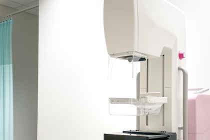 Para Vinicius Tadeu Sattin Rodrigues, saber exatamente o que levar no dia da mamografia é fundamental para garantir um processo ágil, seguro e tecnicamente impecável.